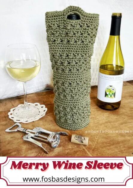Merry + Bright Wine Sleeve, crochet pattern to hand your wines as presents.  