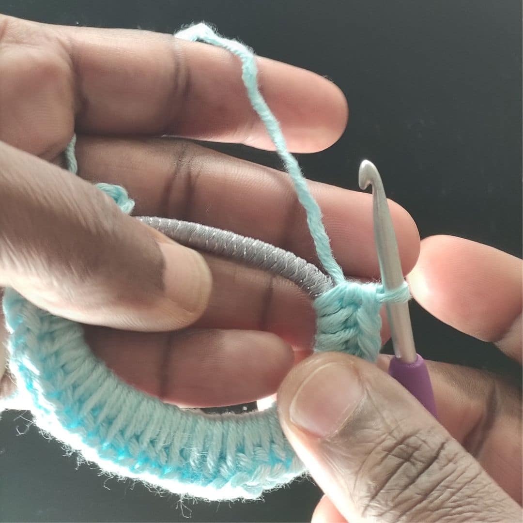 Crocheting around an elastic band