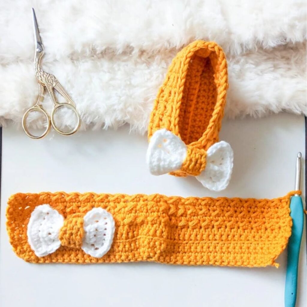 Easy crochet baby booties made in minutes!