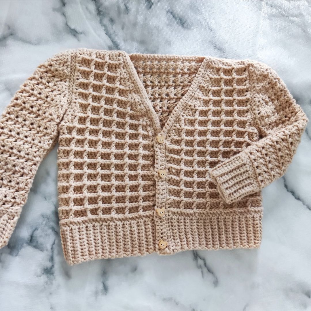 Simple crochet baby cardigan pattern - Fosbas Designs