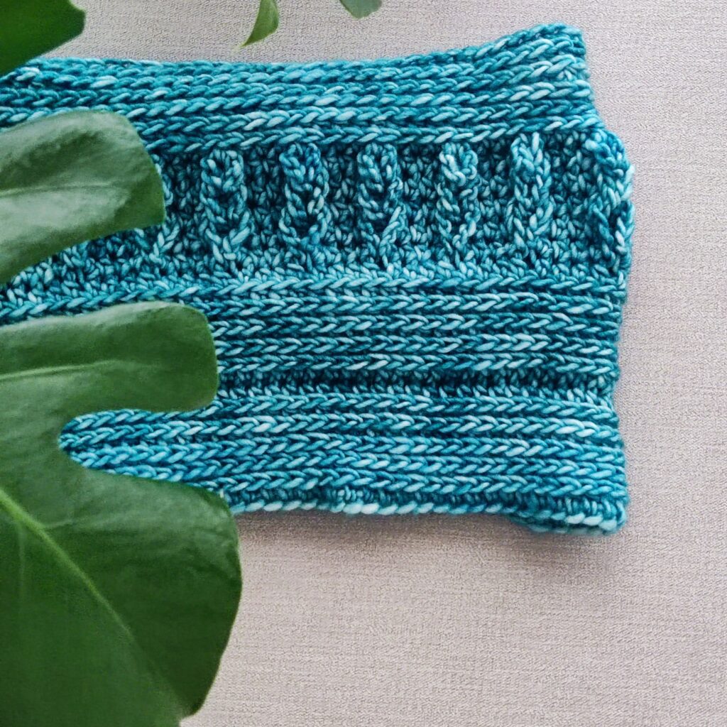 Crochet textured cowl free pattern