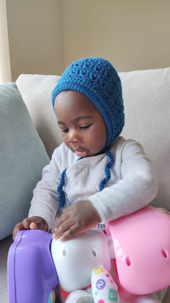 Easy crochet baby bonnet free pattern