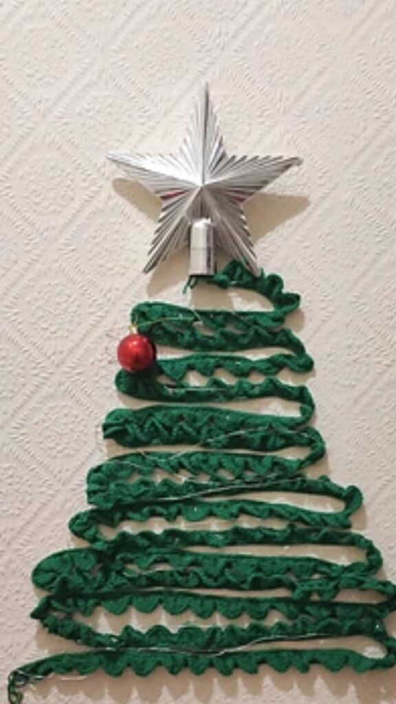 Christmas Tree Wall Mounted Pattern