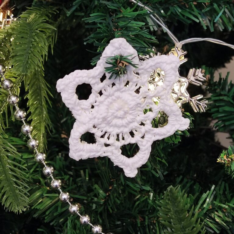 Simple Crochet Star free pattern in 3 different sizes