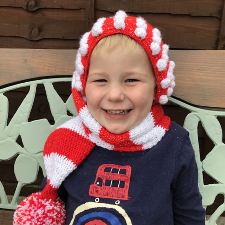 Elf beanie hat and cowl free pattern