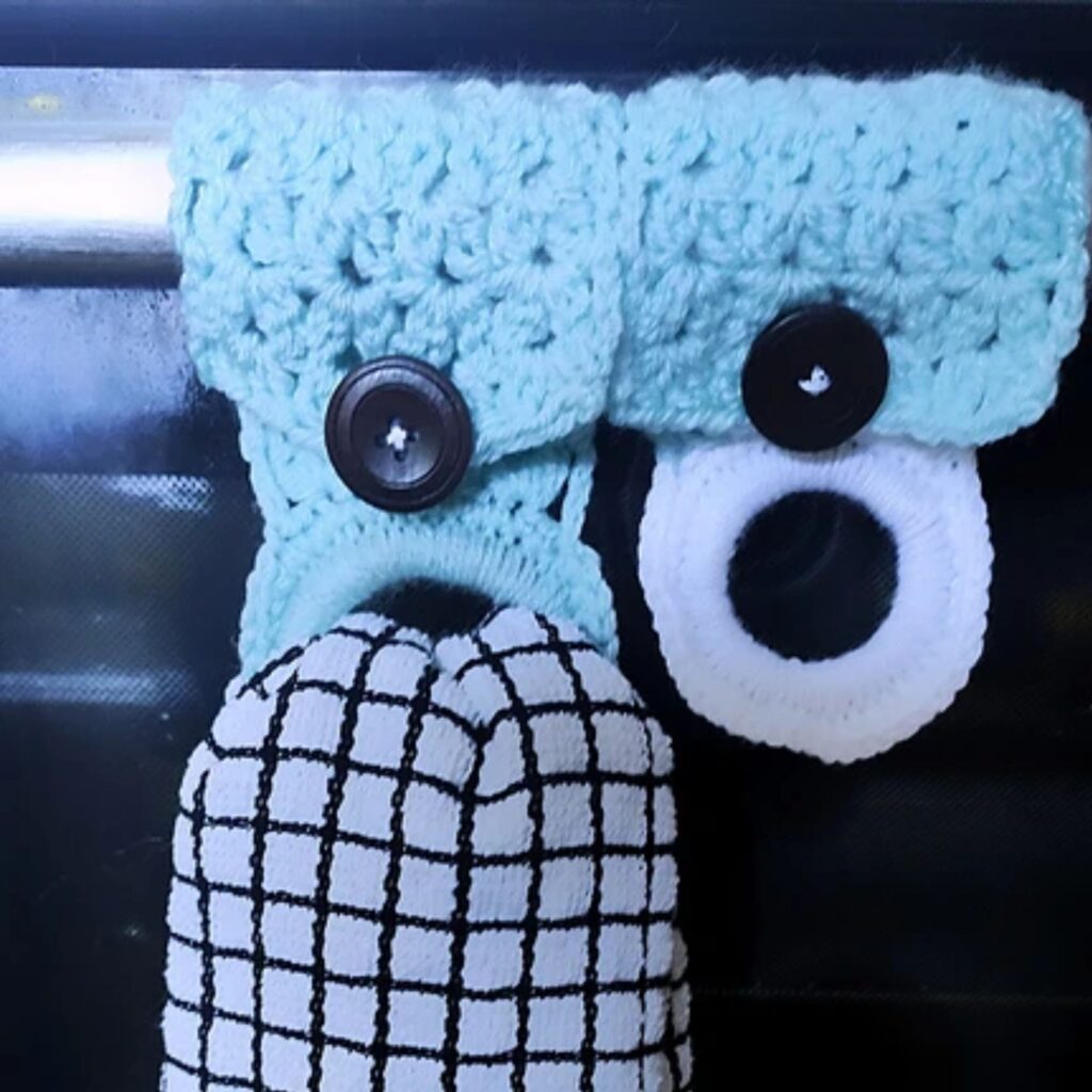 Crochet towel toper hanger free pattern