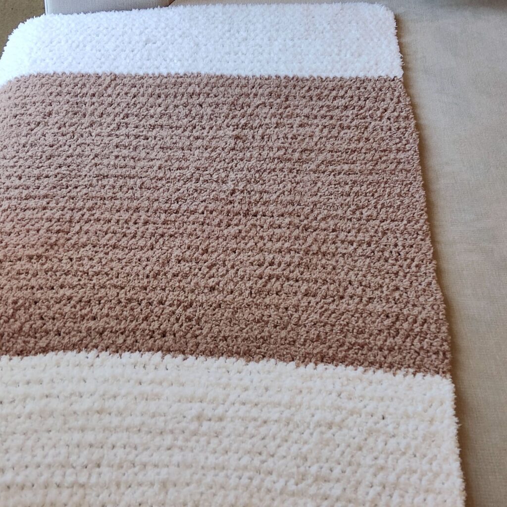 Crochet fluffy blanket, Made using furry yarn