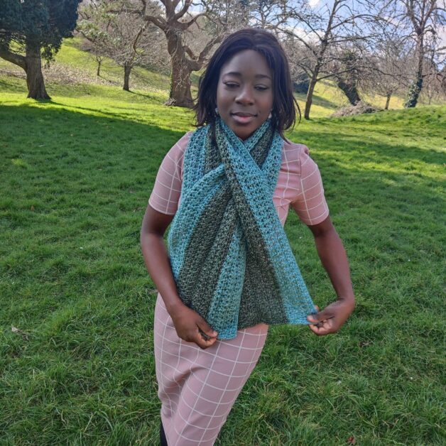 Crochet Keyhole Scarf free pattern - Comes in 4 different sizes and works up pretty quickly