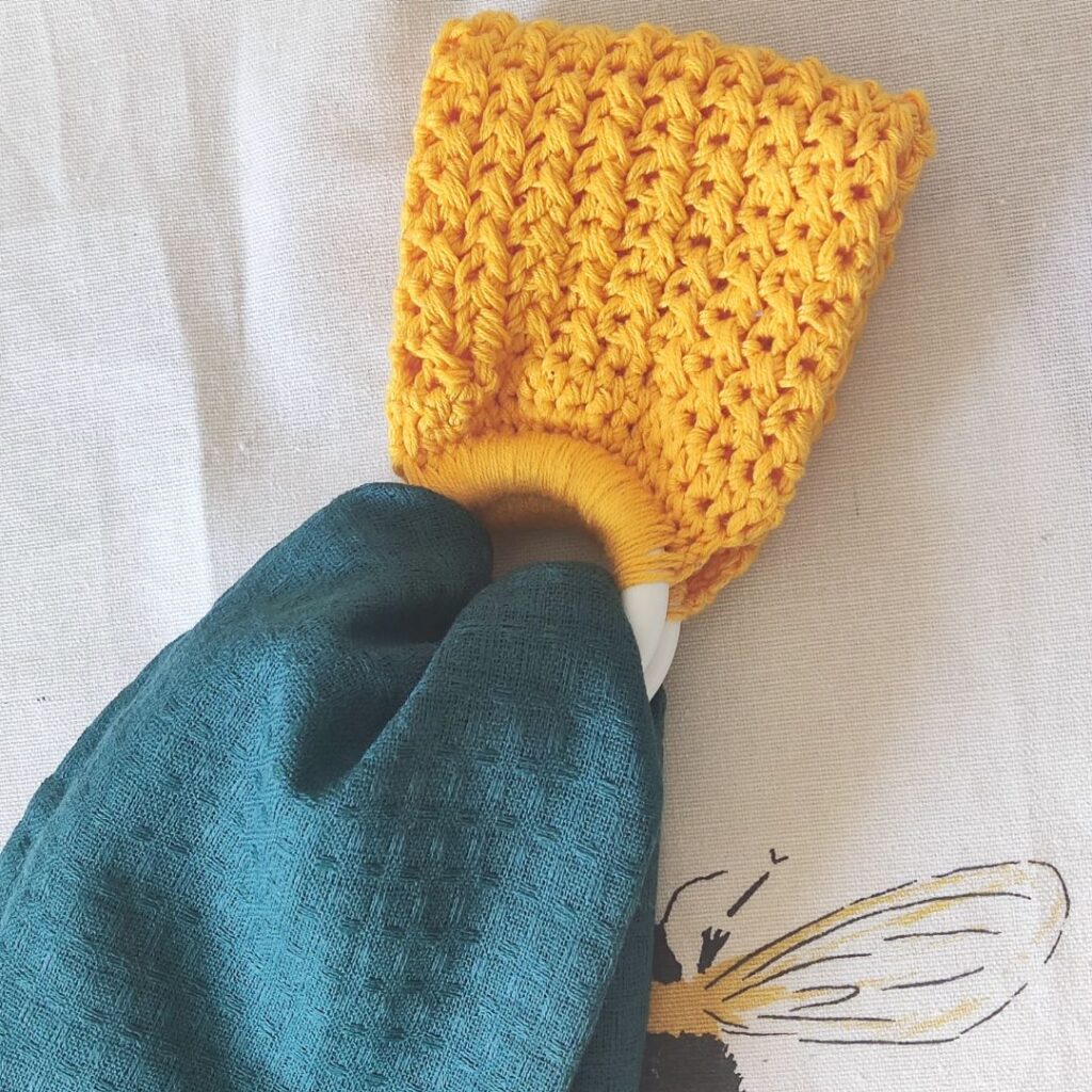 Easy crochet towel holder free pattern