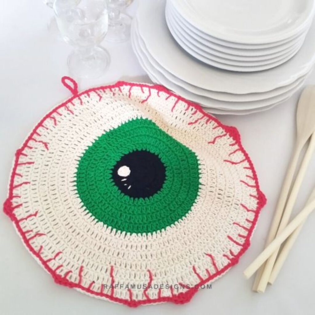 Crochet Halloween eyeball dishcloth free pattern
