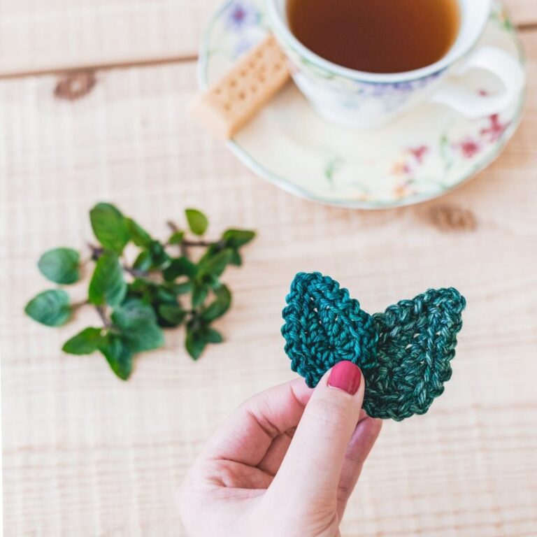 25 free crochet leaf patterns - Fosbas Designs
