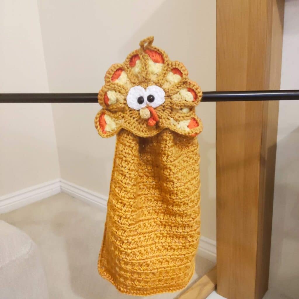 Fun and practical crochet kitchen towel free pattern