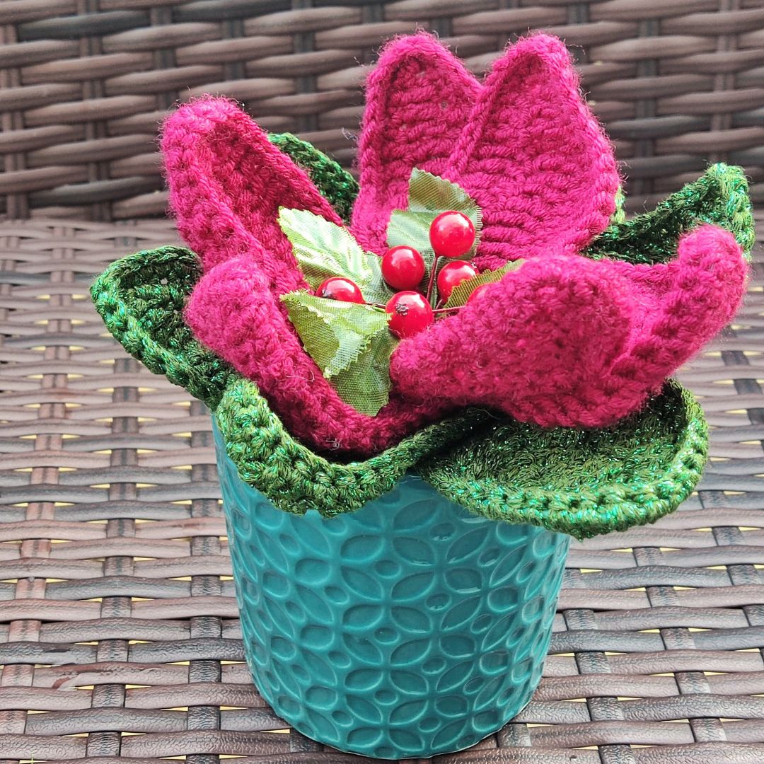 Poinsettia Flower - a free crochet Christmas flower pattern.