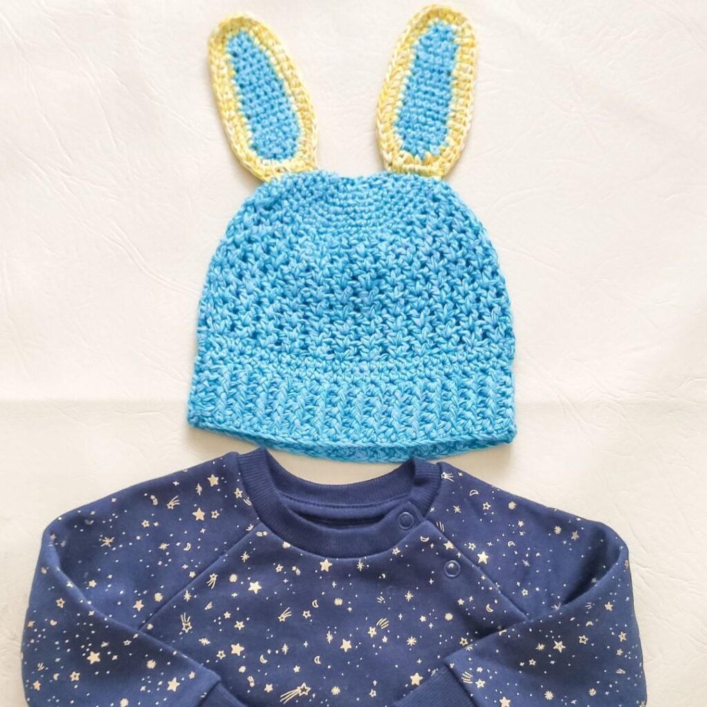 Crochet Bunny Beanie in 5 different sizes free tutorial