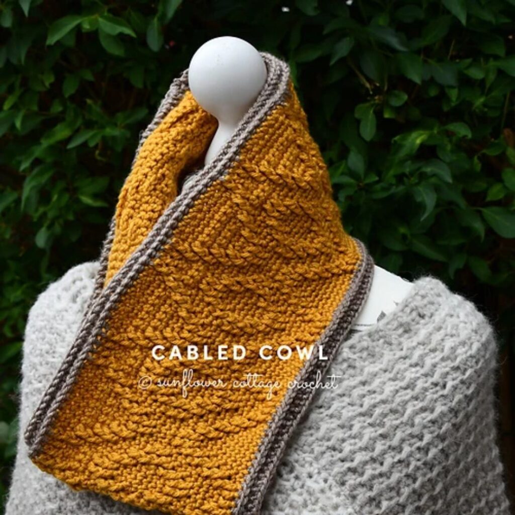 Easy crochet cabled cowl free pattern