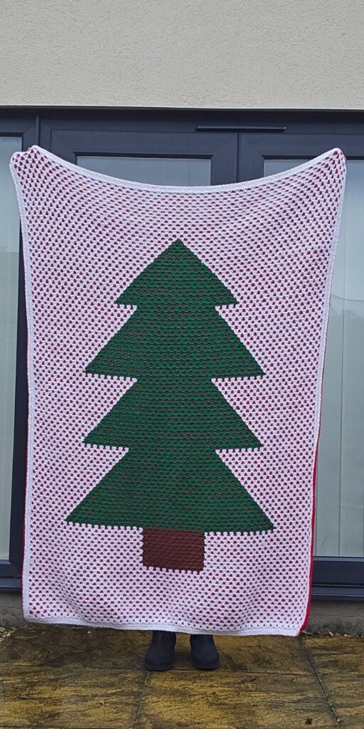 Reversible Crochet Christmas Blanket Pattern with Christmas Tree