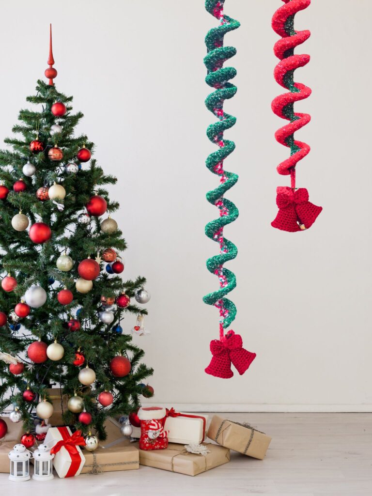 Christmas Crochet Wind Spinner Free pattern